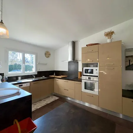 Maison Spacieuse A : 11 Pers, Wifi, Terrasse, Proche Et Foret - Fr-1-323-495 Saint-Jean-de-Monts