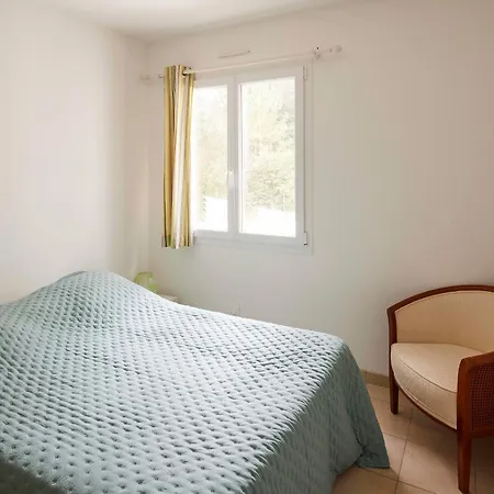 Holiday home Maison Spacieuse A : 11 Pers, Wifi, Terrasse, Proche Et Foret - Fr-1-323-495 *